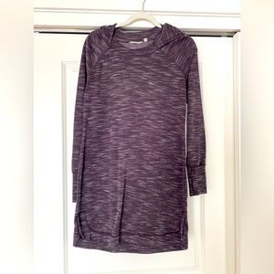 Athleta pullover medium
